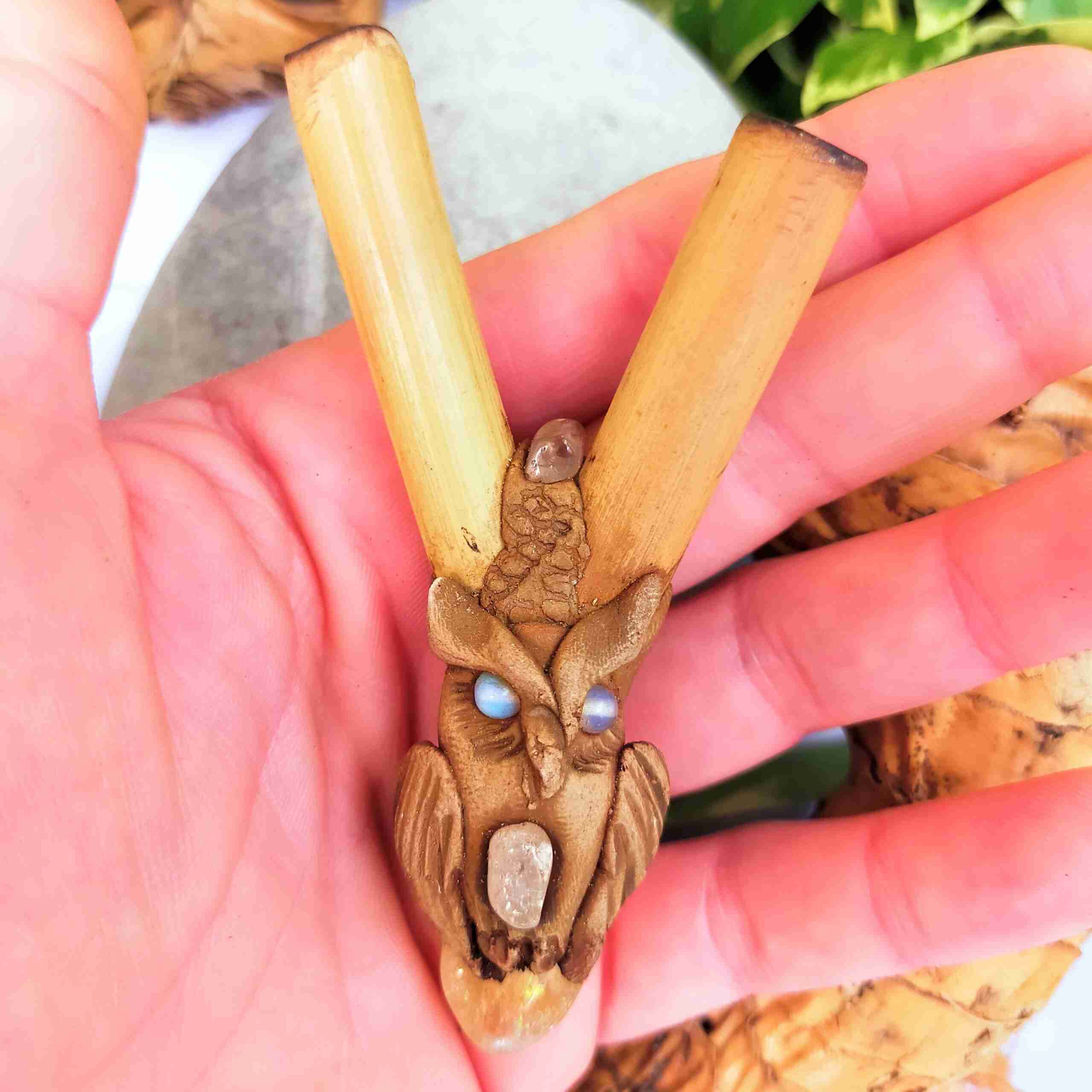 Kuripe de Bambu Totem Amuleto de CORUJA com Pedras poderosas